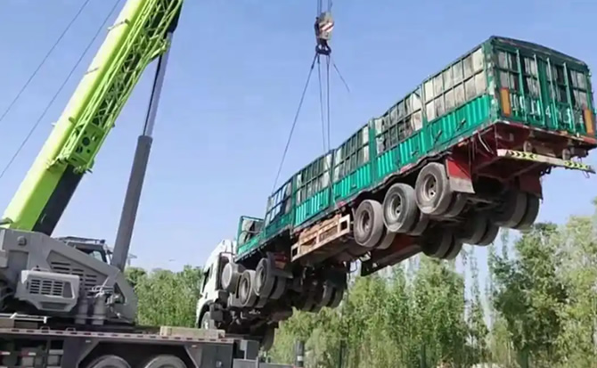 茂县道路脱困救援案例